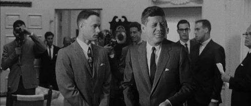 Forrest Gump (Tom Hanks) rencontre le président Kennedy