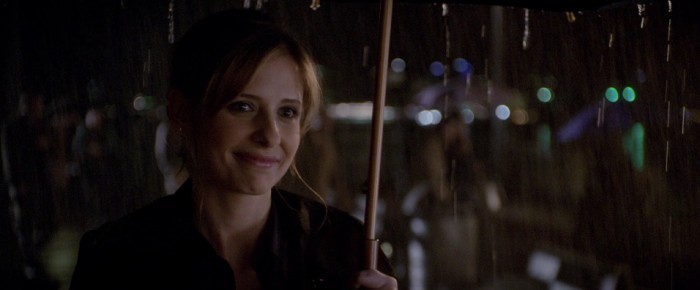 image sarah michelle gellar sous son parapluie film possession