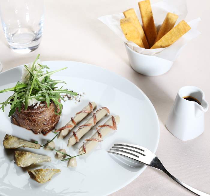 image pièce le boeuf sur le toit