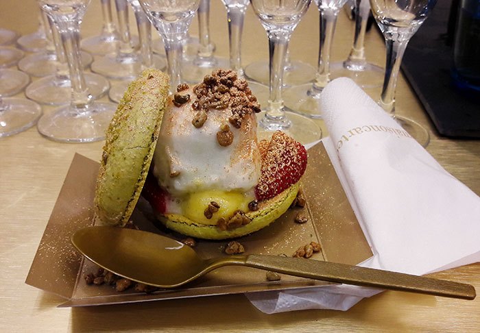 image maison carte d'or macaron glacé
