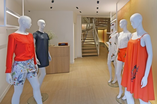 [News – Mode] Cacharel : la nouvelle boutique en plein cœur de Saint-Germain-des-Prés a ouvert ses portes
  