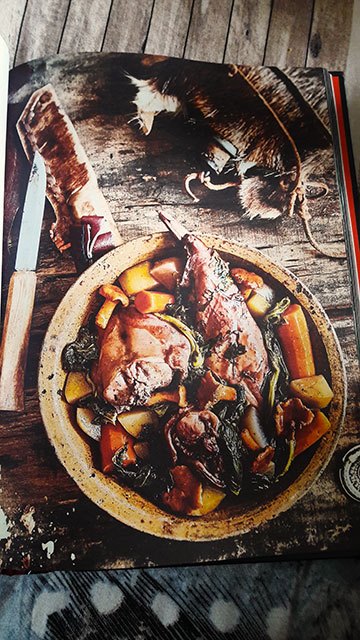 image civet chasseur livre de cuisine assassin's creed le codex culinaire hachette heroes