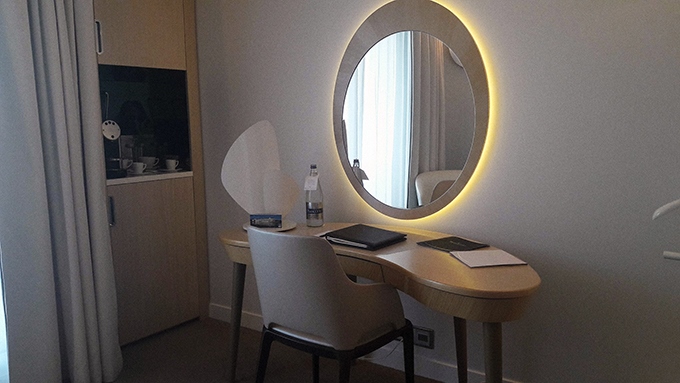 image bureau coin minibar miramar la cigale hôtel thalasso et spa bretagne