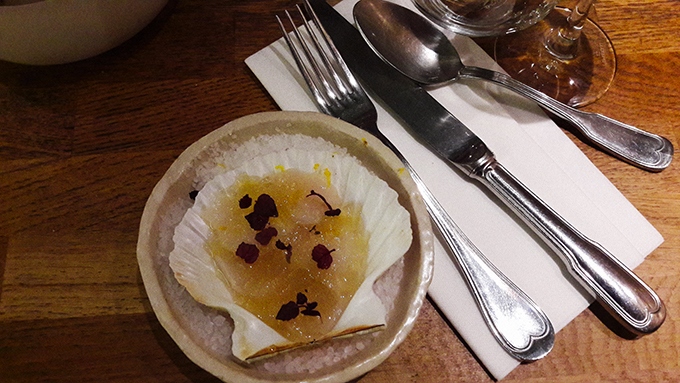 image noix de saint-jacques en gelée au shiso restaurant korus paris