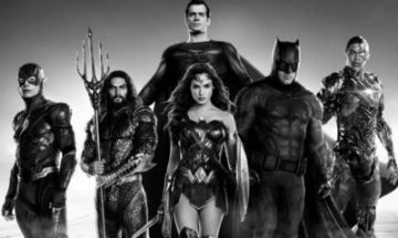 L'équipe Justice League de DC Comics : Flash, Aquaman, Superman, Wonder Woman, Batman, Cyborg