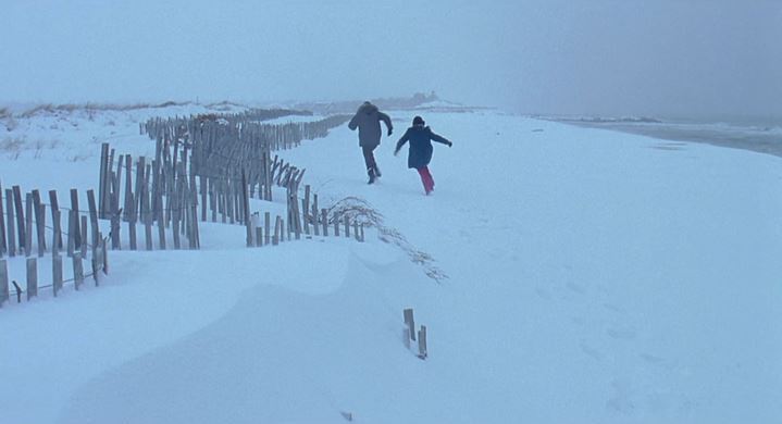 Joel et Clementine disparaissent dans la neige de Montauk...
