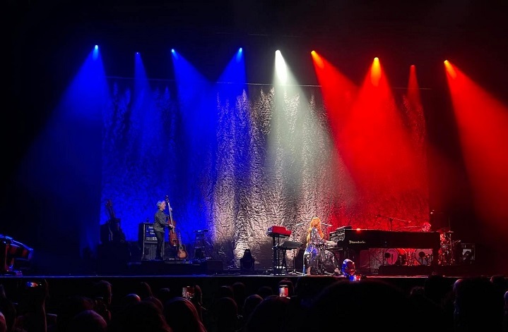 [Concert] Tori Amos à l’Olympia : Une communion très politique avec le public français
  