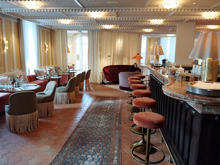lobby bar hôtel du château des fleurs à paris