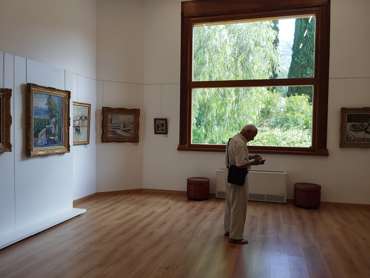 jean-pierre manguin, co-commissaire de l'exposition henri manguin à la villa théo à saint-clair dans le var