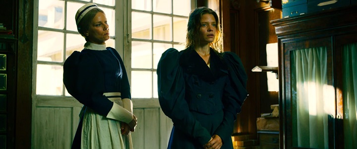 marina foïs et mélanie thierry dans le film captives d'arnaud des pallières