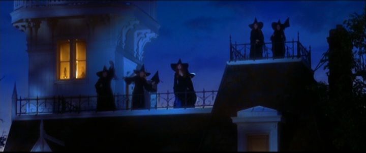 la fin du film les ensorceleuses la nuit d'halloween