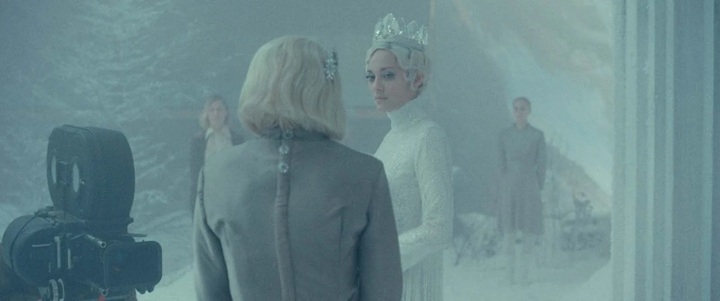 clara pacini et marion cotillard dans le film la tour de glace de Lucile Hadžihalilović