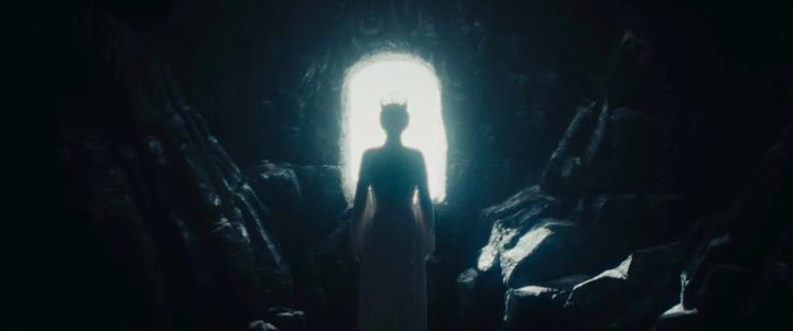 la reine dans la tour de glace de Lucile Hadžihalilović