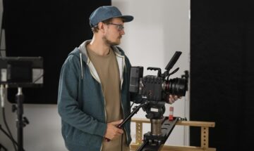 Les métiers de l'ombre du cinéma : pourquoi se former aux techniques audiovisuelles ?