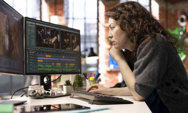 Monteur cinéma et audiovisuel&nbsp;: parcours et opportunités après la formation
  