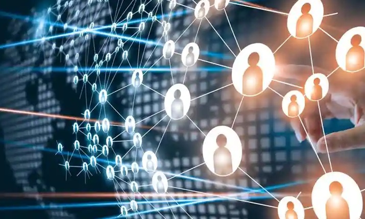 Quelles sont les meilleures stratégies pour réseauter lors d’un salon high tech&nbsp;?
  