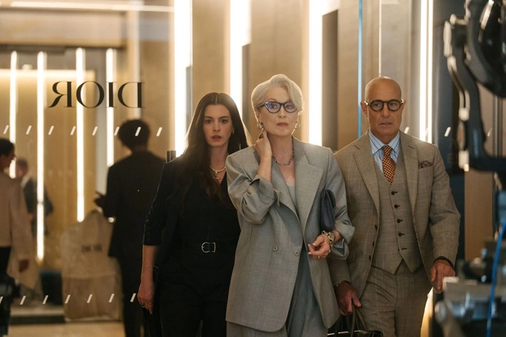 anne hathaway meryl streep et stanley tucci dans le diable s'habille en prada 2