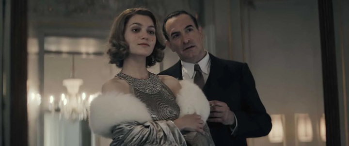 nastya golubeva carax et jean dujardin dans les rayons et les ombres