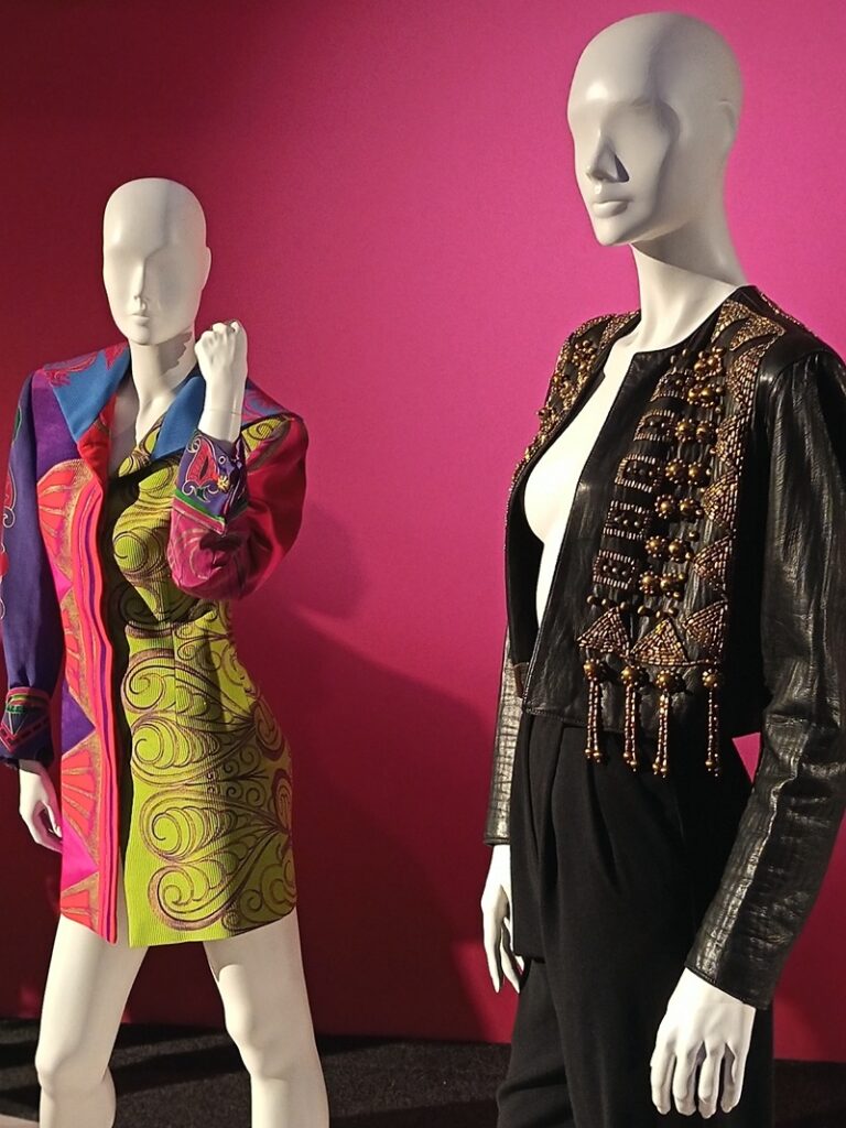 silhouettes 1992 expo gianni versace retrospective à paris