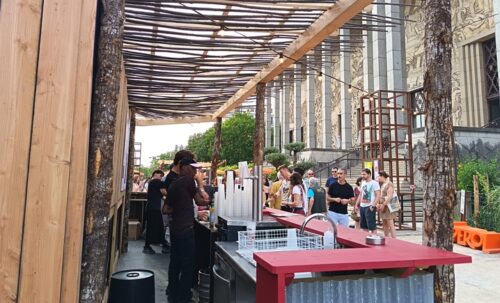 découvrez la terrasse les lionnes du palais de la porte dorée