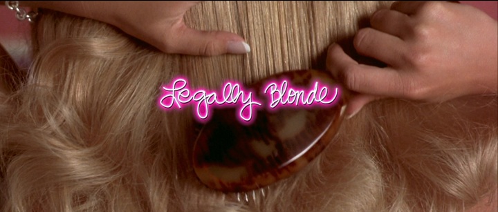 la revanche d'une blonde générique d'ouverture elle woods se brosse les cheveux