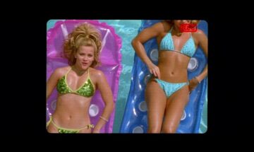 analyse de la revanche d'une blonde avec reese witherspoon néoféminisme ados et années 90 vidéo d'admission à harvard d'elle woods dans la piscine