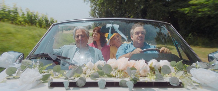 christian clavier marianne denicourt sylvie testud et didier bourdon dans la comédie cocorico 2