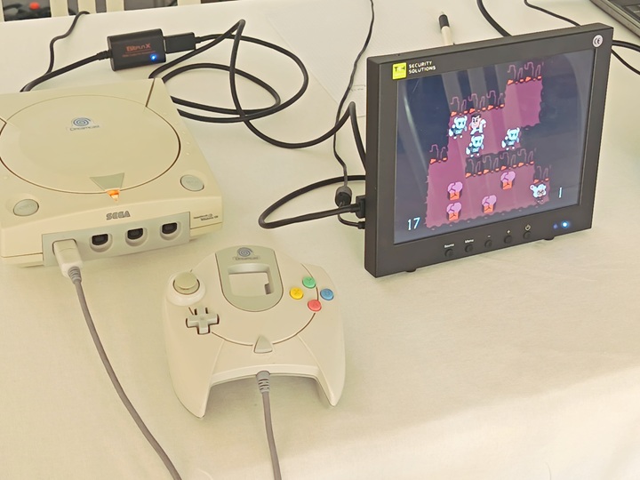 démo jouable du jeu vidéo demon girls de juicelizard au festival play sorbonne 226 à paris